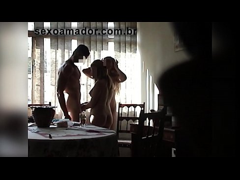 ❤️ 性朋友邀請一個巨人和他的三人行 色情vk 在我們