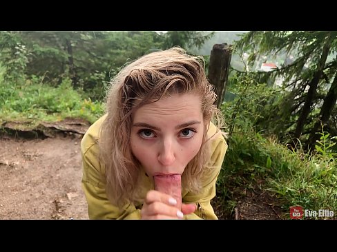❤️ 女孩在公共口交後吞下精液 - Eva Elfi 色情vk 在我們
